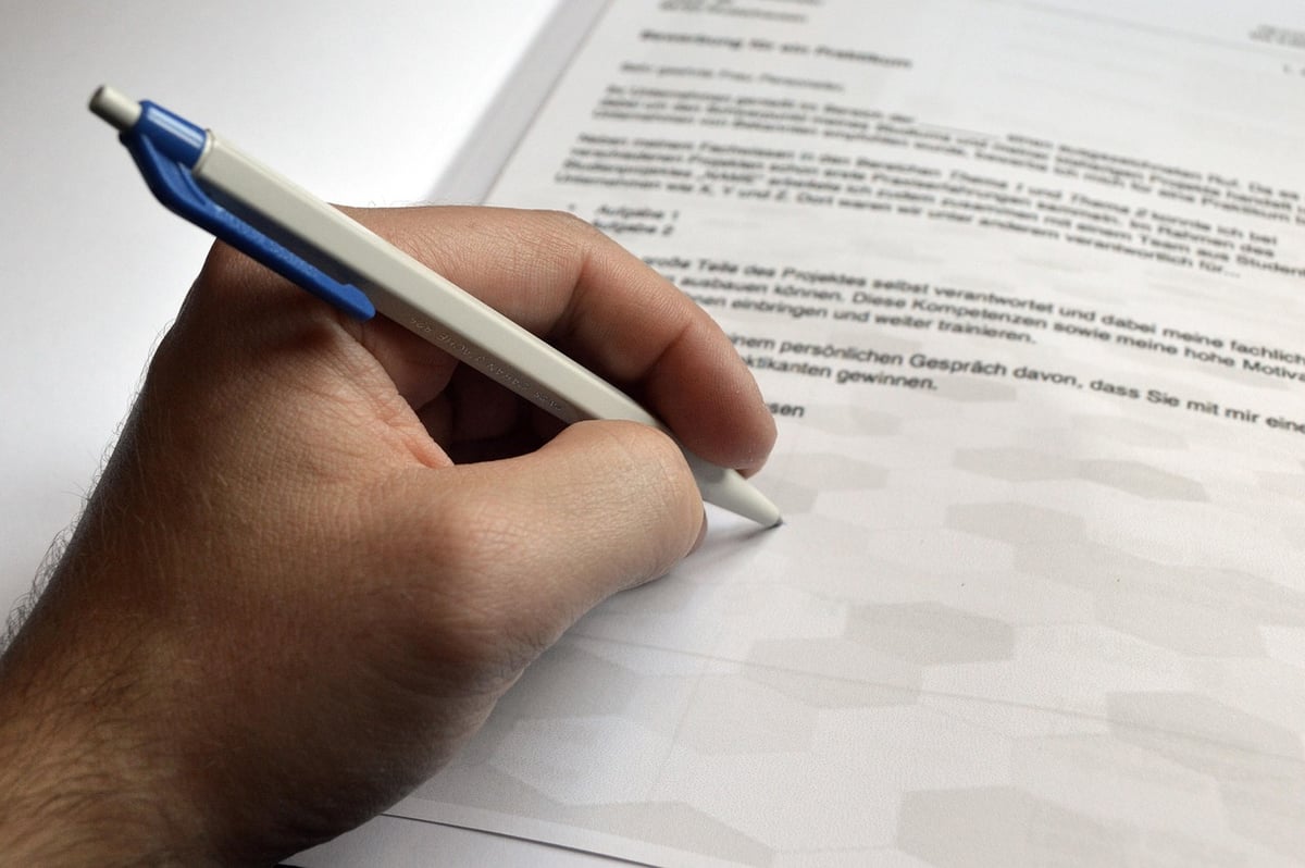 Exemple lettre de motivation stage 3ème : modèles gratuits et conseils 2026