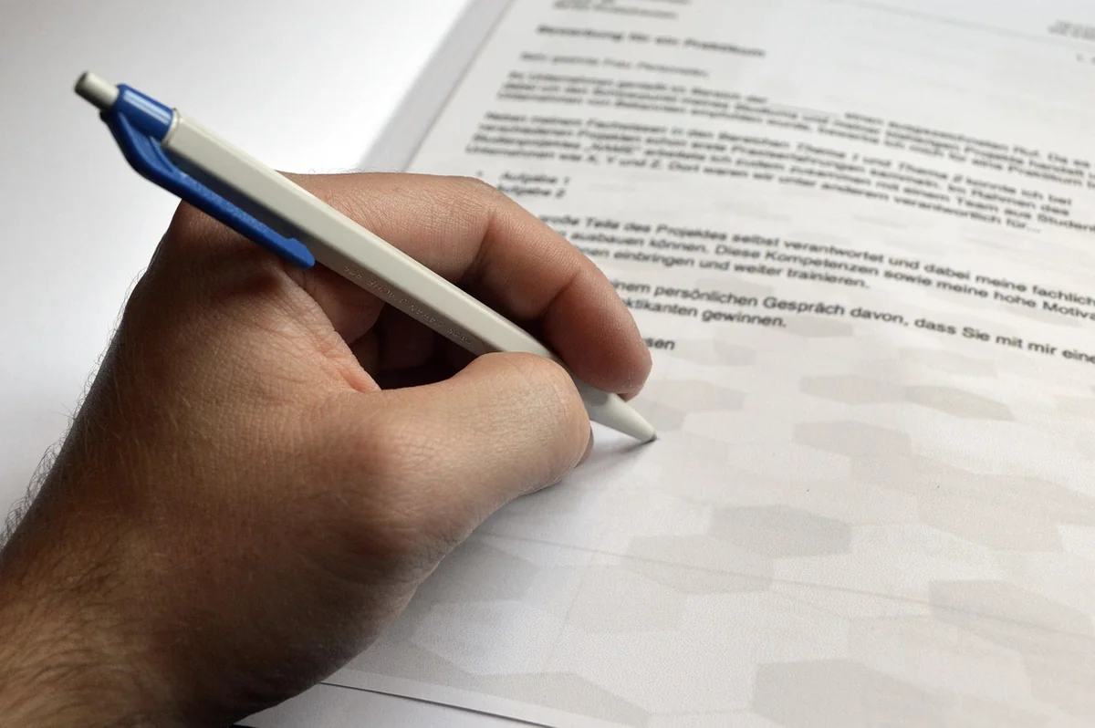 Exemple lettre de motivation stage 3ème : modèles gratuits et conseils 2026